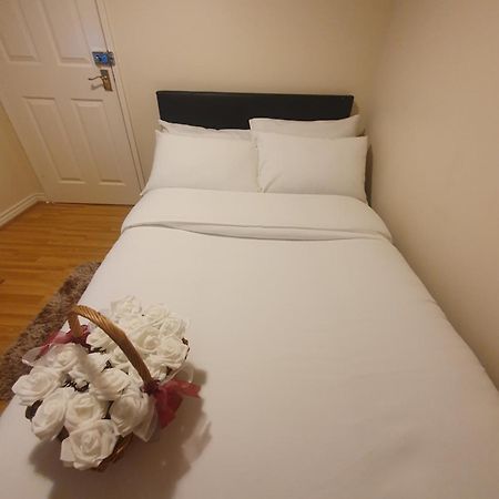 Double Size And Single Room In Barking Barking  Dış mekan fotoğraf