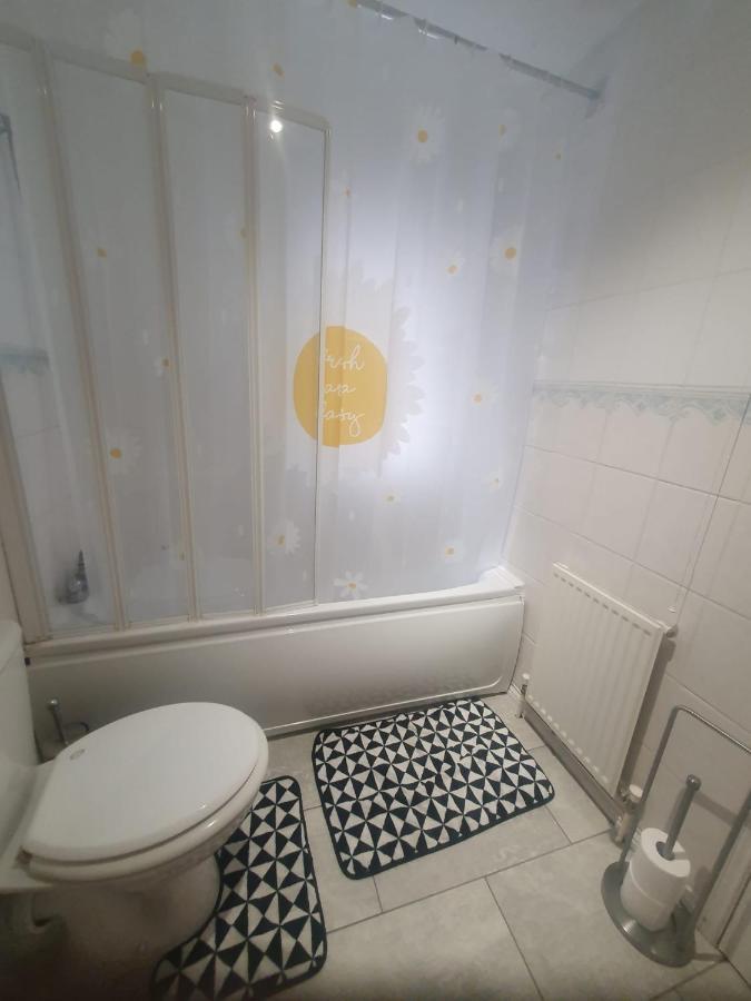 Double Size And Single Room In Barking Barking  Dış mekan fotoğraf