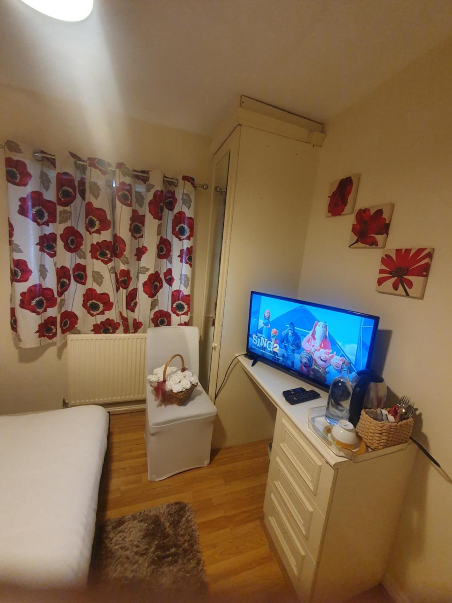 Double Size And Single Room In Barking Barking  Dış mekan fotoğraf